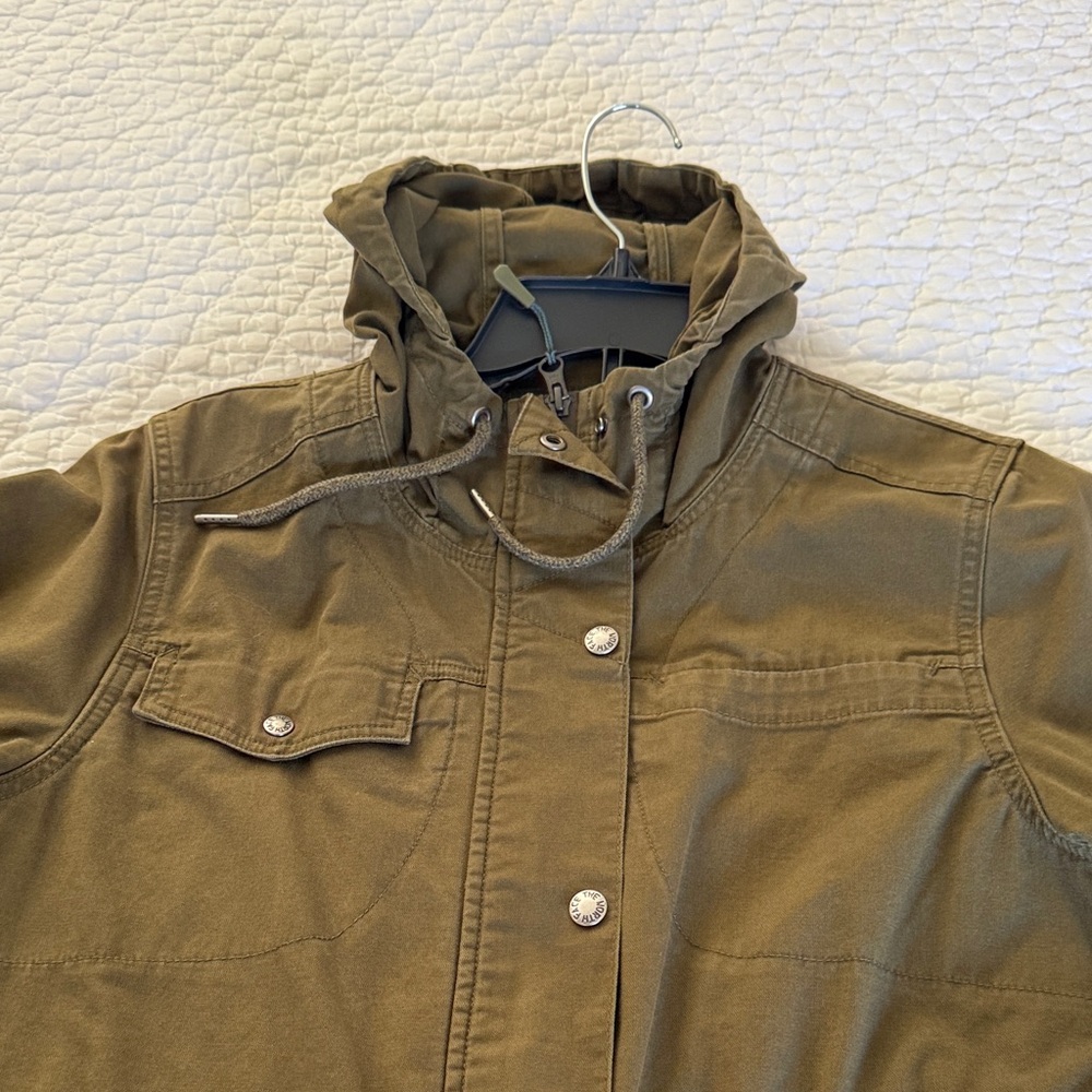 The North Face Olive Green Utility/ Barn Jacket - Picture 5 of 12